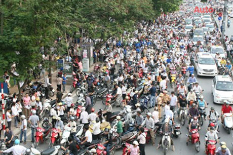 Có nên cấm xe máy ở Việt Nam?